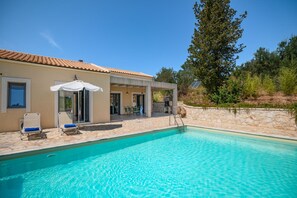 Pool - Villa Christina in Poulades (Poulades)