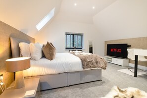 Room - High Trees Lodge – Luxury Retreat • 2 King Suites (Whitstable)