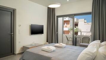2 bedrooms, iron/ironing board, travel crib, free WiFi