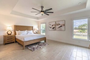 4 bedrooms, iron/ironing board, WiFi, bed sheets
