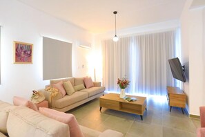 TV, DVD player, books - Villa Aeria in Malatya (Malatya)