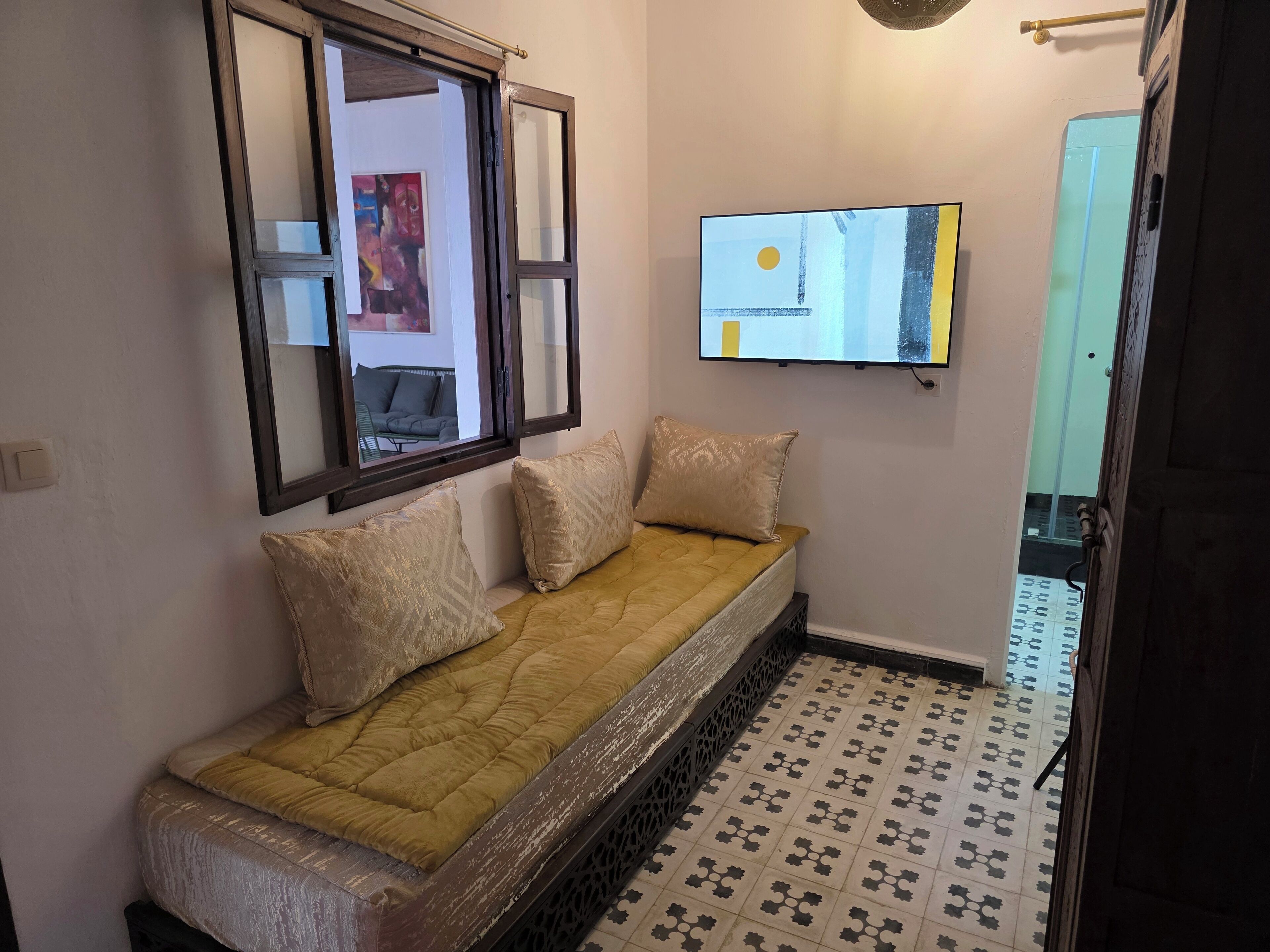 Deluxe Triple Room, Courtyard View | Interior