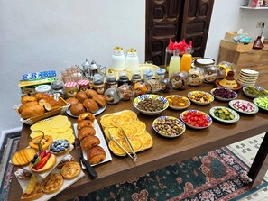 Daily buffet breakfast for a fee