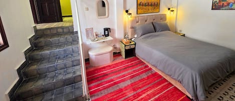 Luxury Double Room, Courtyard View | Air conditioning