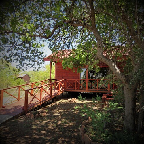 Tata      Farm      Lodge