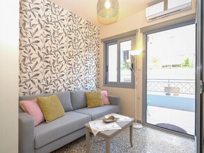 TV - The Museum View Suite (Heraklion)