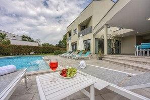 Imagen sin descripción, 2 de 34, botón