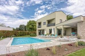 Unclassified image, 2 of 34, button - Luxury Holiday home with pool, jacuzzi & sauna in Central Istra (Tinjan)