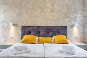 7 Schlafzimmer, Bügeleisen/Bügelbrett, Internetzugang, Bettwäsche