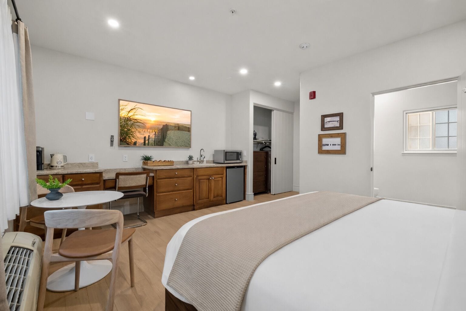 Studio, 1 King Bed, Non Smoking, Kitchenette | Living area | 65-inch Smart TV with digital channels, Netflix, streaming services