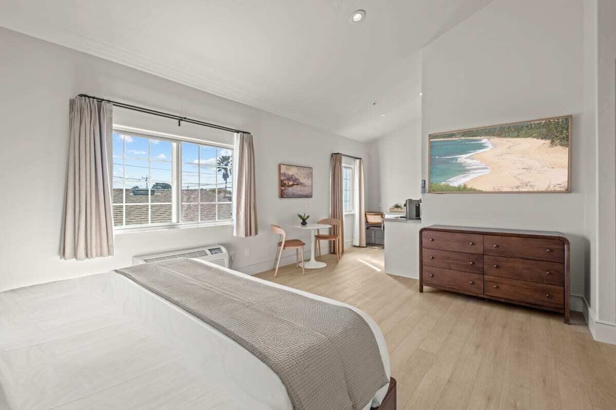 Elite Studio, 1 King Bed, Non Smoking, Kitchenette | Exterior