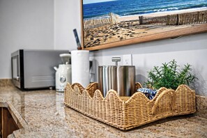 Exclusive Studio, 2 Queen Beds, Non Smoking, Pets allowed | Private kitchen - Bella Notte (Santa Cruz)