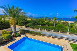 Pool - Villa Arbanassi in Latchi (Latchi)