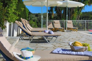 Terrace/patio - Cochelli Villa Lower (Corfu)