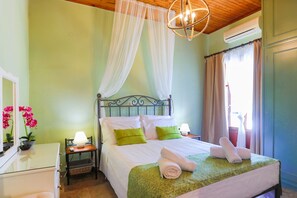 2 bedrooms, iron/ironing board, travel cot, bed sheets - Cochelli Villa Upper (Corfu)