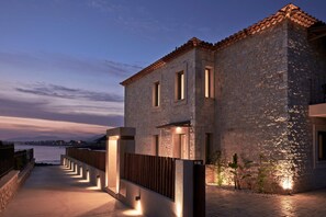 Exterior - Beachfront Alassa Villas with Private Pools (Agios Dimitrios)