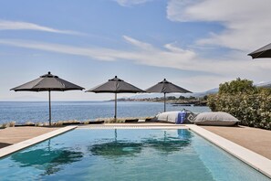 Pool - Beachfront Alassa Villas with Private Pools (Agios Dimitrios)