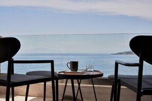 Outdoor dining - Beachfront Alassa Villas w/ Private Pools Complex (Agios Dimitrios)