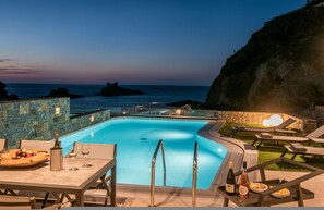 Pool - Made By The Sea Villas 9 BDRM (Mades)