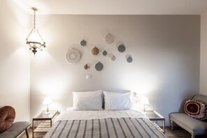 1 bedroom, desk, travel cot, free WiFi - Stagiates Guest House Room 3 (Μακρινίτσα)