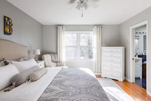 Unclassified image, 5 of 42, button - The Charming Chalet with Gorgeous Mountain View’s (Asheville)