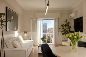 TV, stereo - Meliti Apartment in Plaka (Athina)