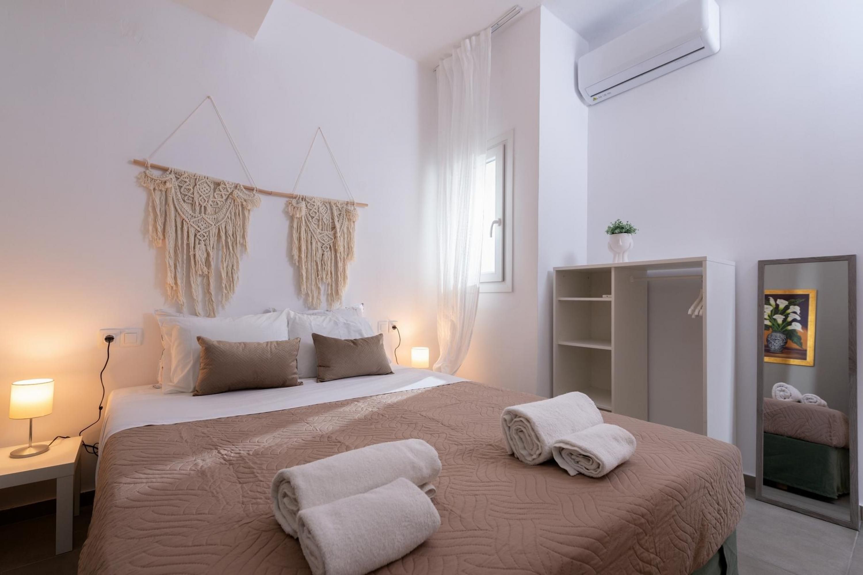 3 bedrooms, bed sheets
