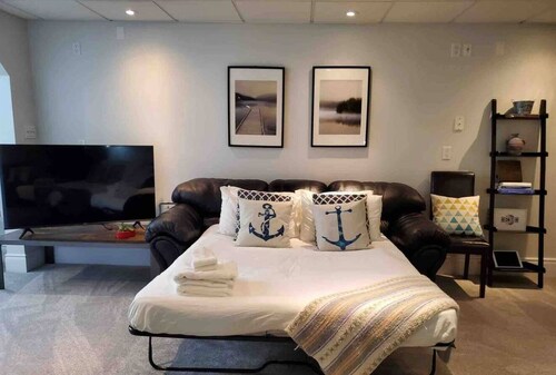 Cheerful Family Home Close To Ski Hills
