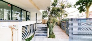 Property grounds - Kalisher Ophrys in Tel Aviv-Yafo (Tel Aviv-Yafo)