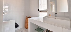 Bathroom - Rouge Eilat in Tel Aviv-Yafo (Tel Aviv-Yafo)