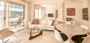 TV - Ramat Yam Marine in Herzliya (Tel Aviv-Yafo)