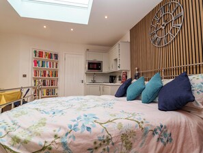 Cottage - Skylights (Chester)