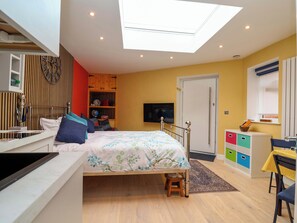Cottage | 1 bedroom, individually decorated, individually furnished, free WiFi - Skylights (Chester)