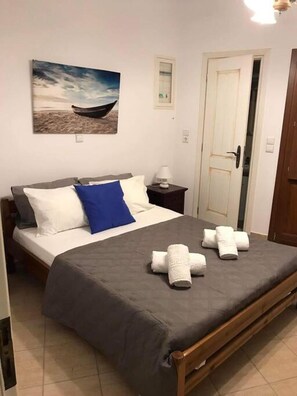 4 bedrooms, iron/ironing board, travel cot, free WiFi - Giannakis' Filoxenia (Filoti)