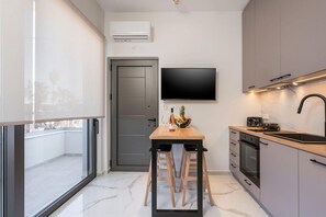 Fridge, oven, stovetop, coffee/tea maker - Orama Luxury Apartments︱Your 2BR Seaside Living (Agia Marina)