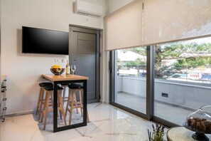 Dining - Orama Luxury Apartments︱Your 2BR Seaside Living (Agia Marina)