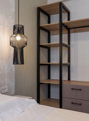 2 slaapkamers, een strijkplank/strijkijzer, reisbedje, gratis wifi