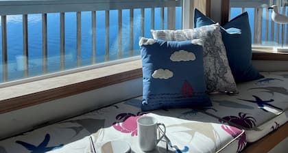 Fox Island Beachfront Retreat - Kayaks, Canoe, Paddle Board & Epic Sunsets