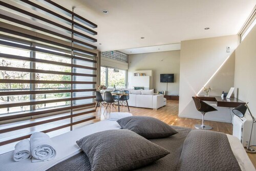 Studio Rio: Unique space with garden and garage