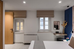 Iron/ironing board, travel cot, free WiFi, bed sheets - Superior Suite Cantons View (Kerkira)