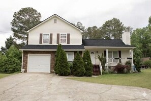 Exterior - Lovely 3-Bedroom Duplex (Douglasville)