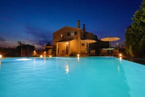 Pool - Villa Teresa in Roda (Roda)
