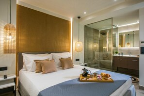 2 bedrooms, desk, iron/ironing board, free WiFi - Knossos Palace by Luxury Living Apartments (Gournes)