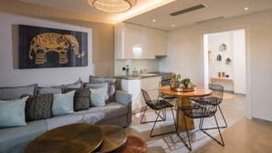 TV, offices - Festos Palace by Luxury Living Apartments (Gournes)
