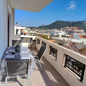 Outdoor dining - Depie Luxury Apartment in Pastida Rhodes (Pastida)