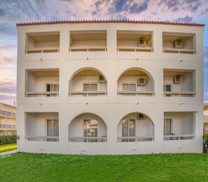 Exterior - Lefteris Insta-worthy Studio with Balcony (Ialisos)