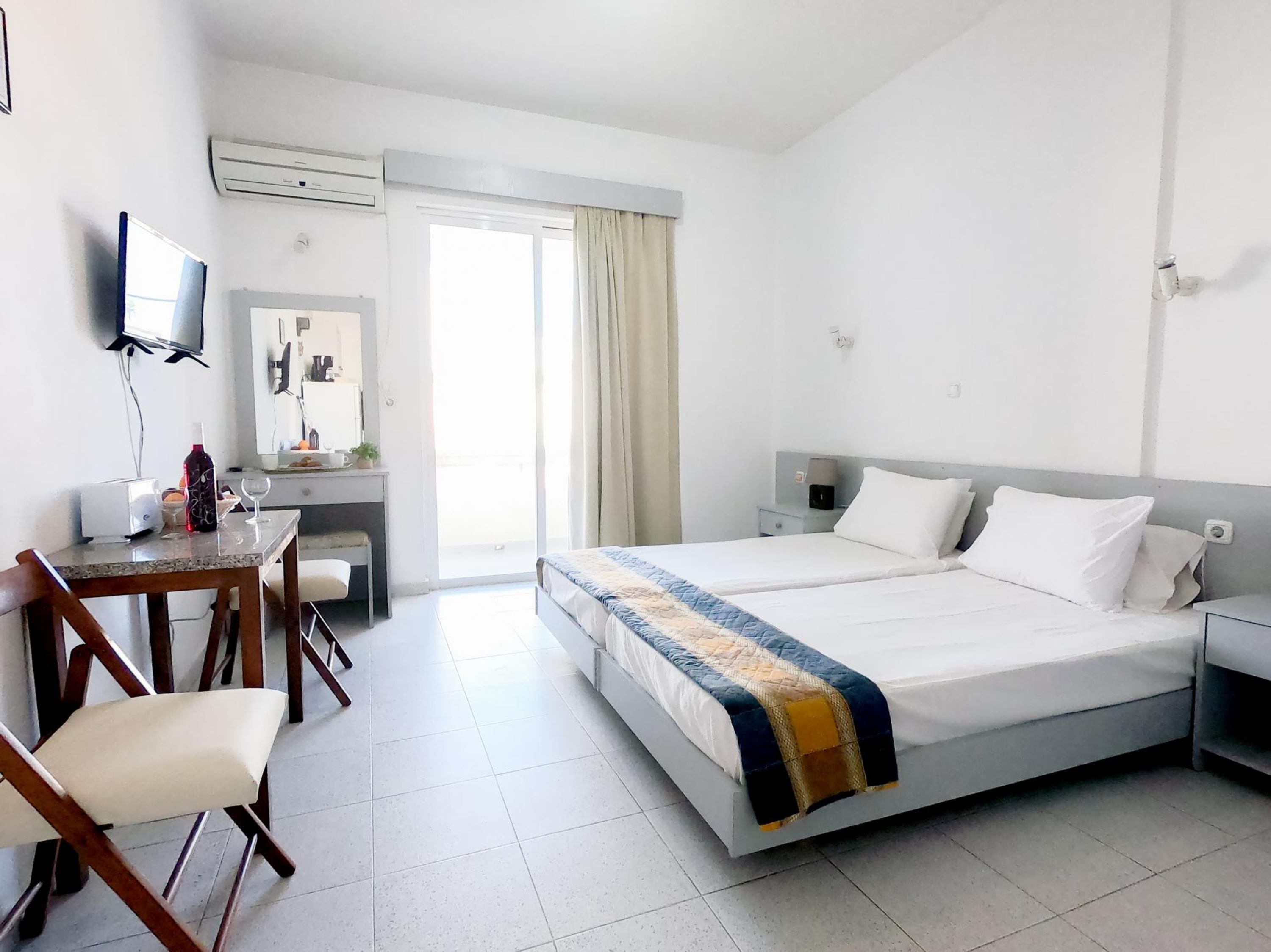 1 dormitorio, tabla de planchar con plancha, wifi gratis y ropa de cama