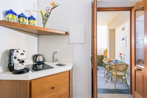 Private kitchen - The Ancient Pine Cone Chateau - Light Blue (Vico Equense, Campania)