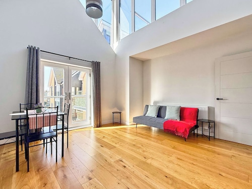 Modern 3 BDR Penthouse Duplex apartment