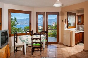 Dining - Villa Karmelina Flat (Volos)